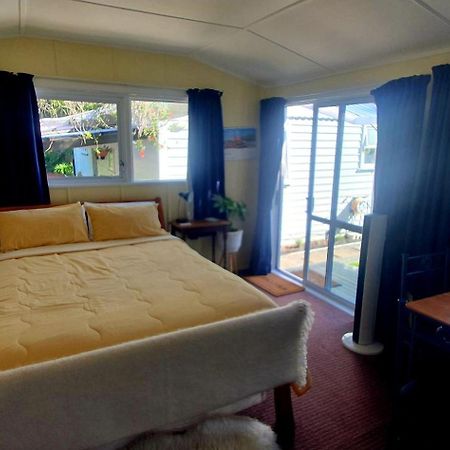 Waikanae Studio B&B エクステリア 写真